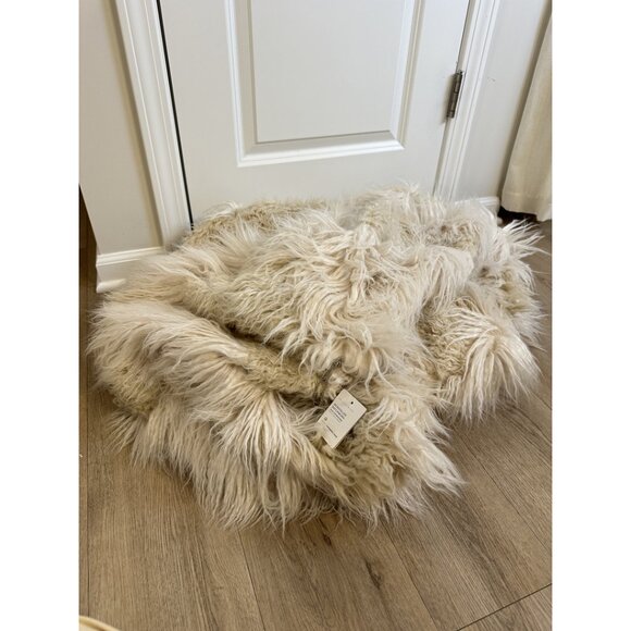 POTTERY BARN Mongolian Patchwork Faux Fur Bean Bag in Ivory NWT - Picture 3 of 8